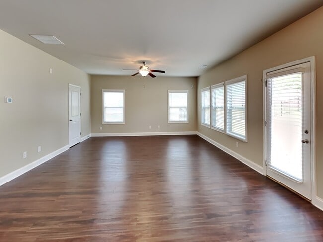 Building Photo - 227 Sage Dr