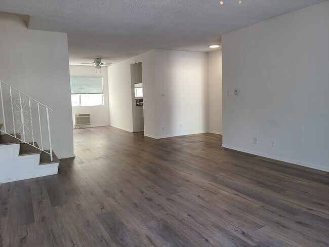 Building Photo - 7050 Waring Ave