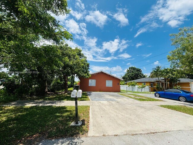 Foto del edificio - 997 NW 11th St