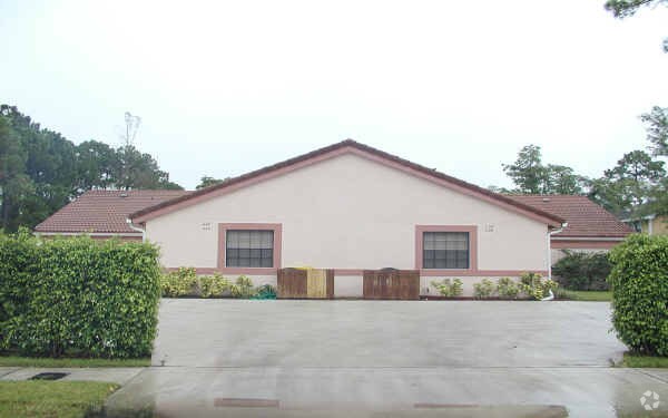 Primary Photo - 1120-1126 Hyacinth Pl