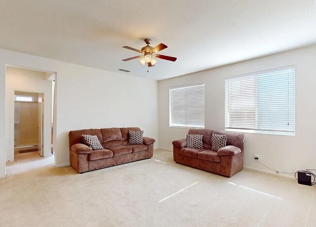 Building Photo - 1720 Hicks Ave