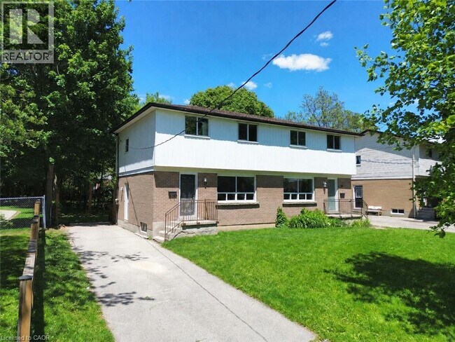 Photo du bâtiment - 57 Oakwood Ave