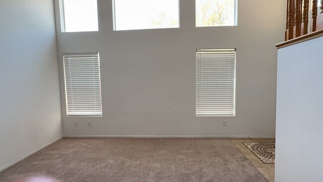 Foto del edificio - Very Nice 4 bedroom 2 1/2 Bath Home For Re...