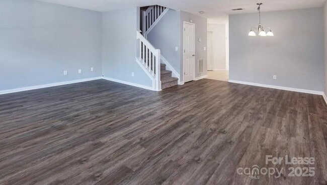 Building Photo - 3134 Summercroft Ln