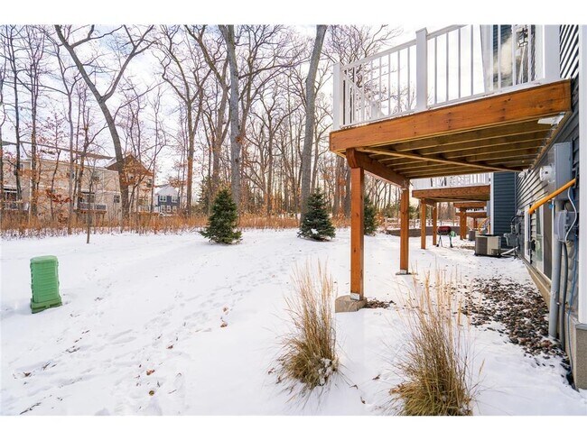 Building Photo - 9642 Olive Ln N