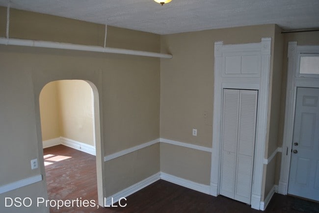 Building Photo - 1 br, 1 bath  - 2134 W. 18th St.