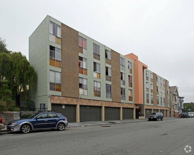 Primary Photo - Willis Apartments