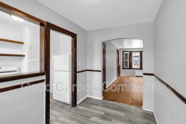 Foto del edificio - 137 Sanders Rd