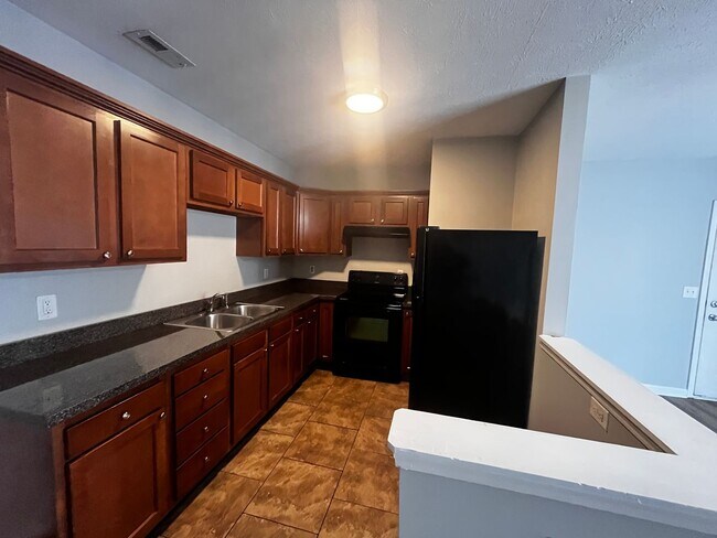 Foto del edificio - 3600 Hillcross Dr