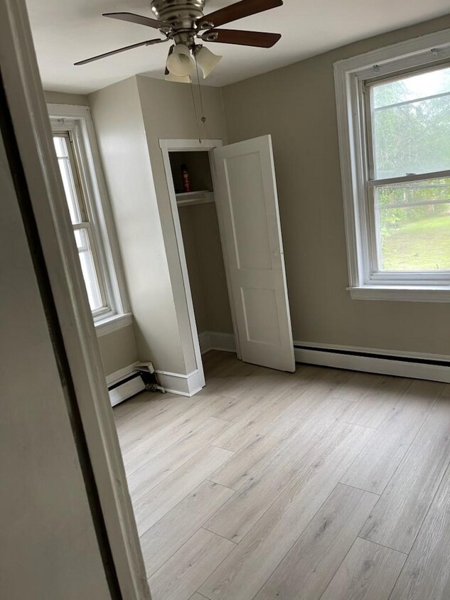 Foto principal - 4711 Penn St