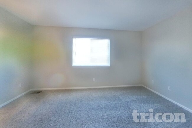 Building Photo - 7191 S Oak Hill Cir