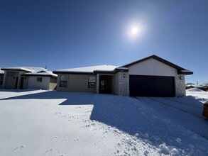 Building Photo - 1028 Clover Ln