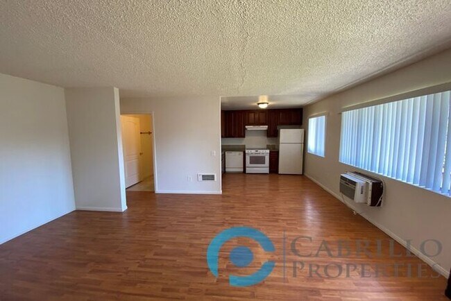 Building Photo - 925 Martin Dr