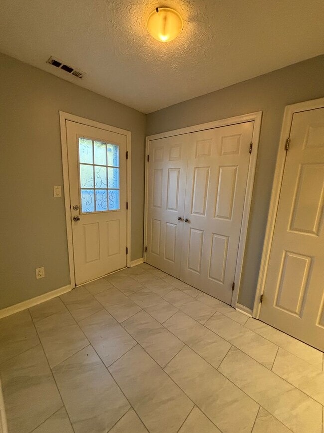 Foto del edificio - 119 Sterling Ct