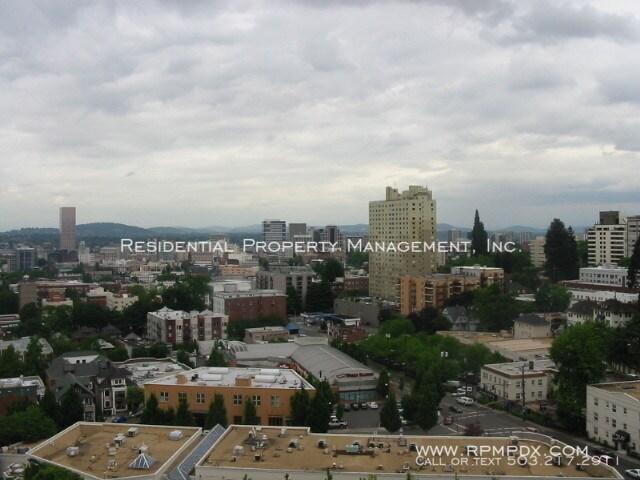 Building Photo - 222 NW Uptown Ter