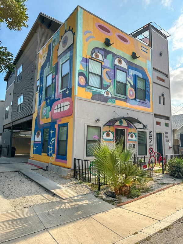 Building Photo - 811 Montana St