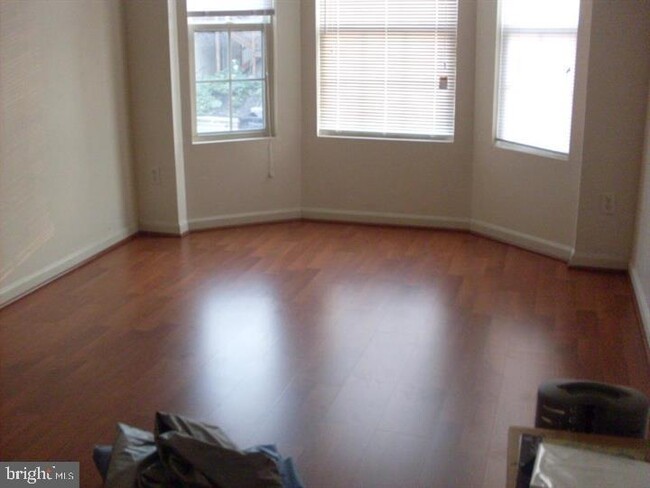 Foto del edificio - 127 Brookland Terrace