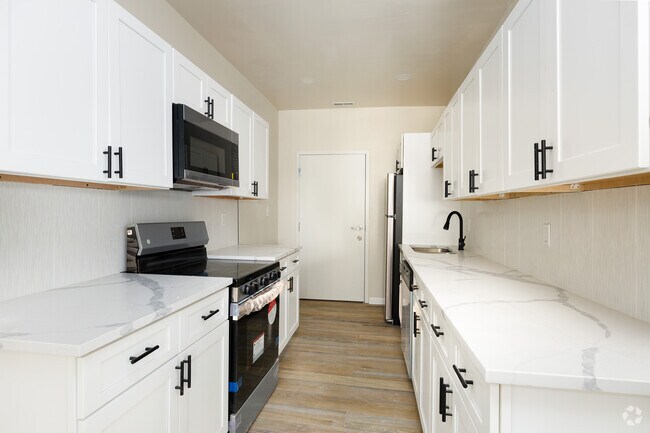 3BR, 2BA - ?SF - Kitchen - 5909 Cates Ave