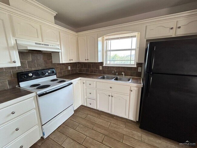 Foto del edificio - 9 Graham Ave