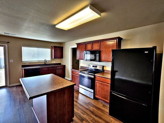Building Photo - 3BR/2BA HOUSE FOR RENT - MADISON