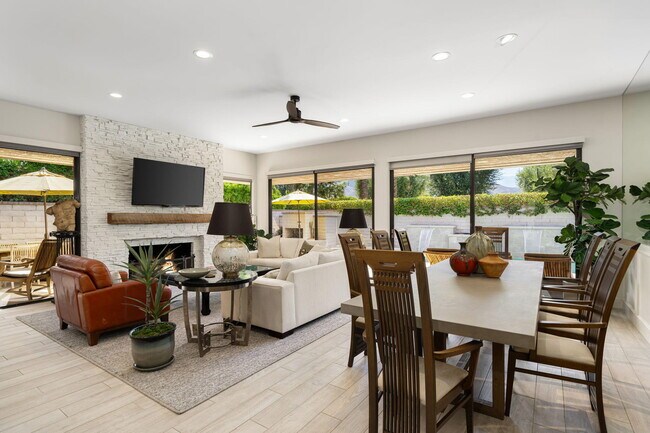 Foto del edificio - 76 Princeton Dr