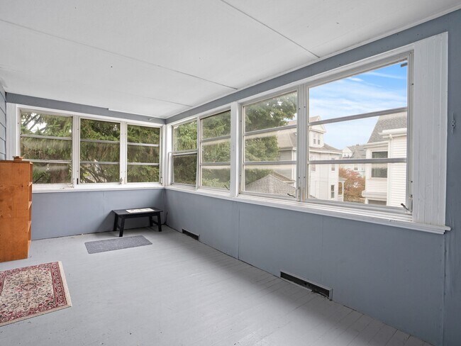 Foto del edificio - 124 Sheridan Ave
