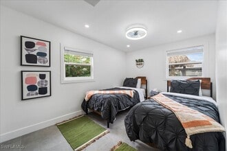 Building Photo - 2123 Holiday Ln Building Photo - 2123 Holiday Ln