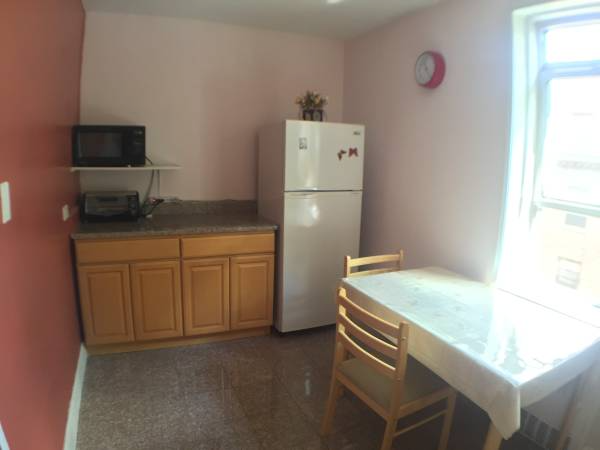 Foto del edificio - 14454 Sanford Ave