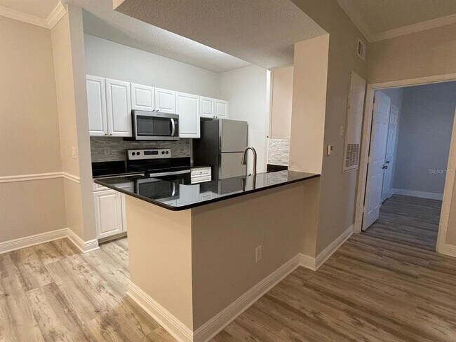 Foto del edificio - 14205 Falls Church Dr