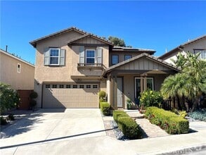 Building Photo - 8835 Fallbrook Way