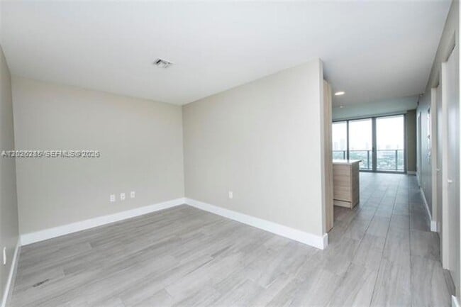 Building Photo - 16385 Biscayne Blvd