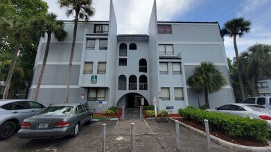 Building Photo - 1950 N Congress Ave