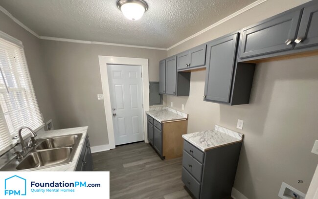 Foto del edificio - 790 S Pkwy E