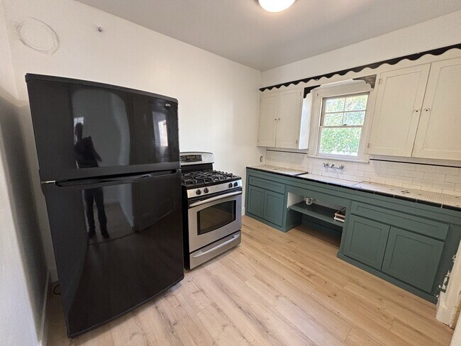 Foto del edificio - 2-Bedroom cottage for rent near downtown Placerville!