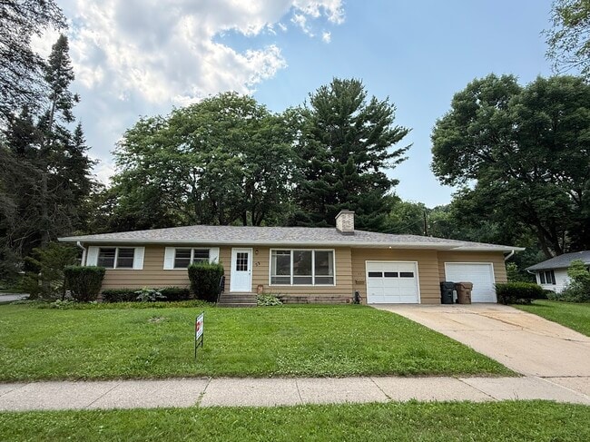 Building Photo - 22 S Segoe Rd