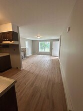 Building Photo - 220 Rosedale Ave
