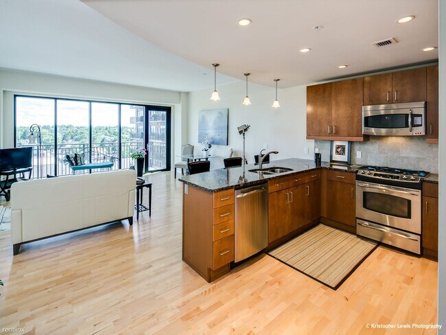 Foto del edificio - 1 br, 1 bath Condo - 2990 East 17th Avenue...