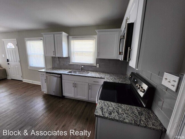 Building Photo - 2 br, 1 bath House - 626 S. Hoover Rd