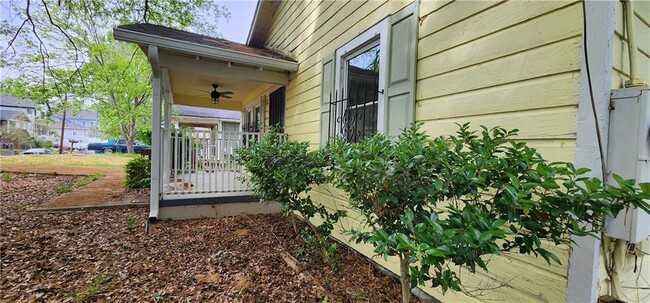 Foto del edificio - 1162 Sims St SW