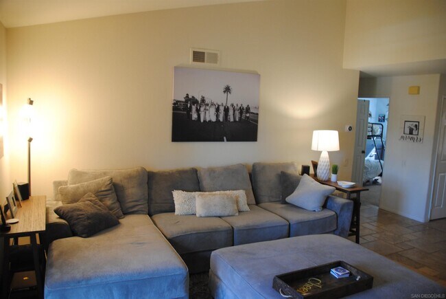 Building Photo - 16376 Avenida Venusto