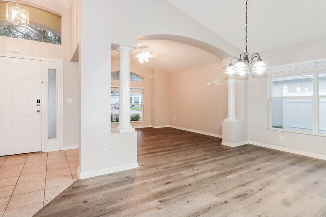 Foto del edificio - 9912 Riverchase Dr