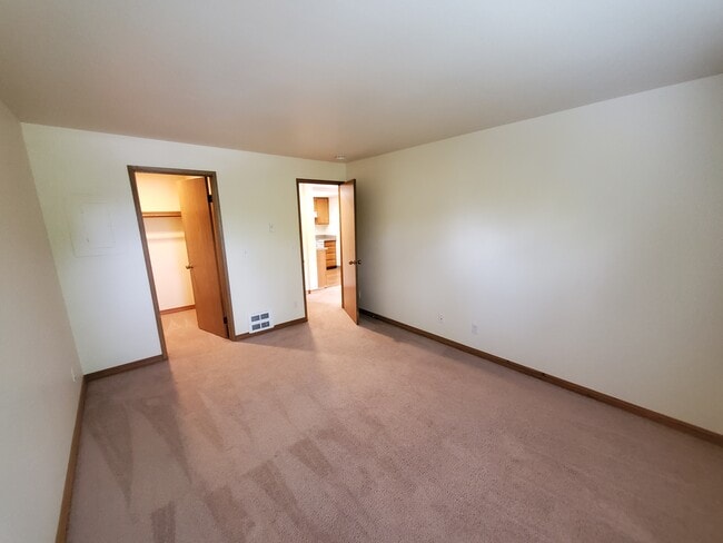 Building Photo - Meridian Place Apartments