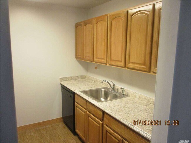 Foto del edificio - 97 Richmond Blvd