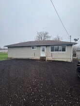 Building Photo - 434 E 9th St