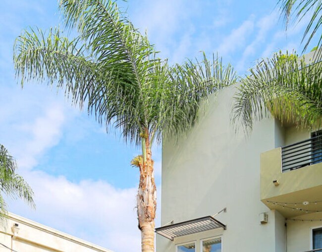 Foto del edificio - 11851 Laurelwood Dr