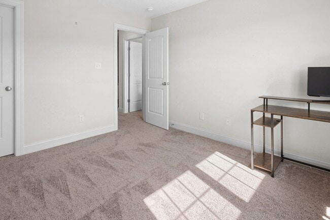 Building Photo - 1818 Olde Towne Pointe Blvd