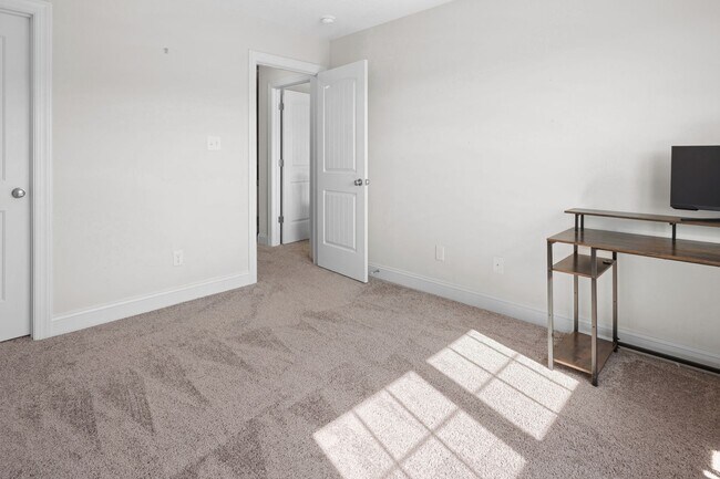 Foto del edificio - Perfect 4 bedroom & 2 1/2 bath!