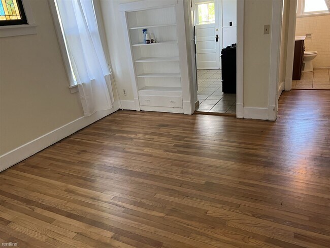 Building Photo - 3 br, 1 bath Duplex - (Dormont) (Close To ...