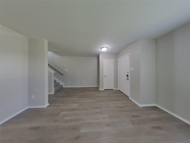 Foto del edificio - 7926 Chatham Springs Ln