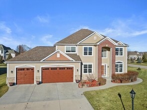 N42W22770 Beacon Ct